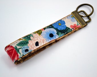 Cotton keychain with pink and blue flower patterns with natural cork, keychain, trousseau, strap