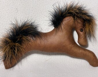 bay horse leather look ornament pony barn party feathers unique horse mobile