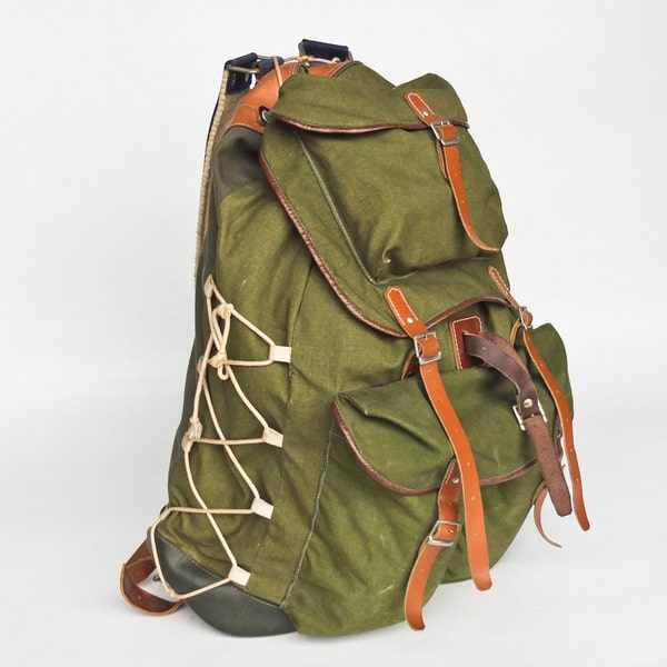 Vintage Military Hiking Backpack / Canvas Bag Rucksack / Army Green