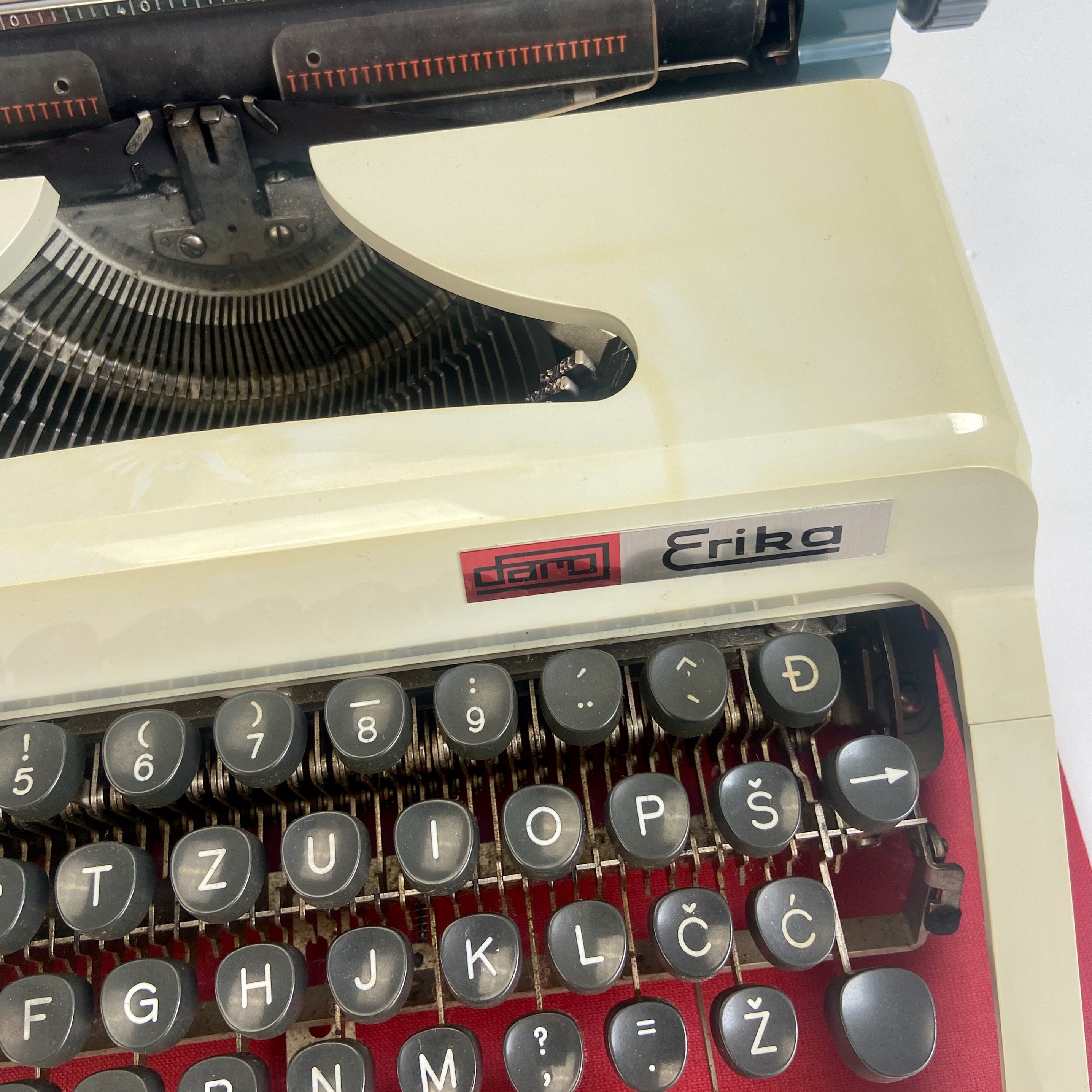 ヴィンテージポータブルタイプライター エリカ・ダロ / 70年代ドイツ