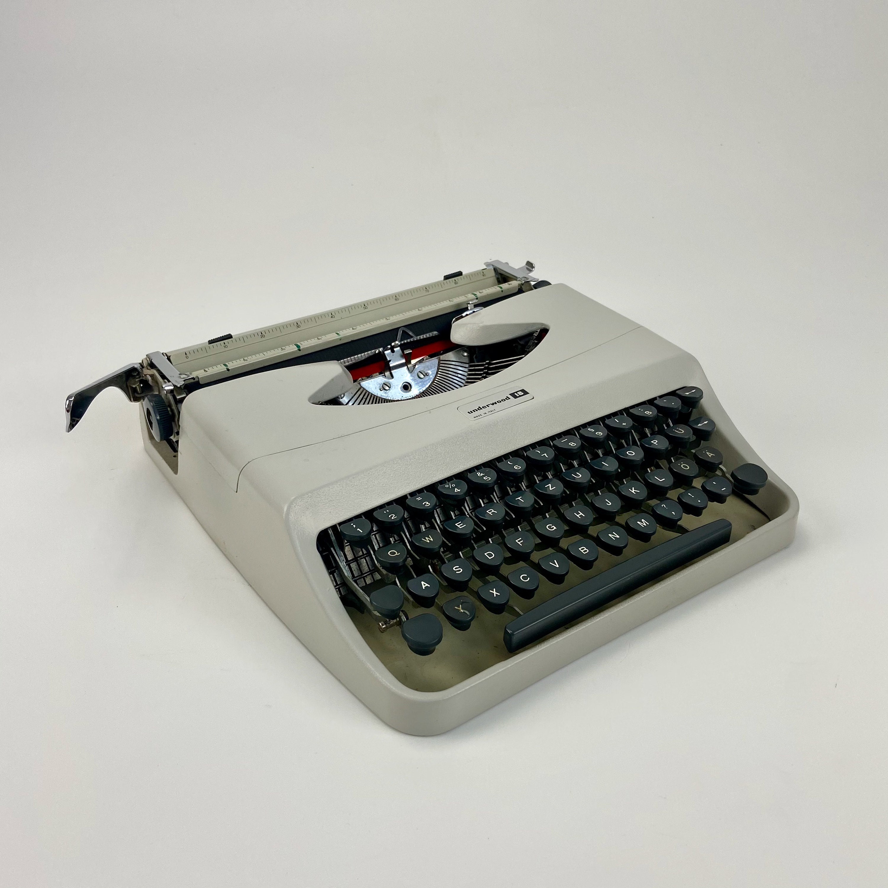 Vintage Portable Typewriter / Underwood 18 / 60's Italy / Gray - Etsy