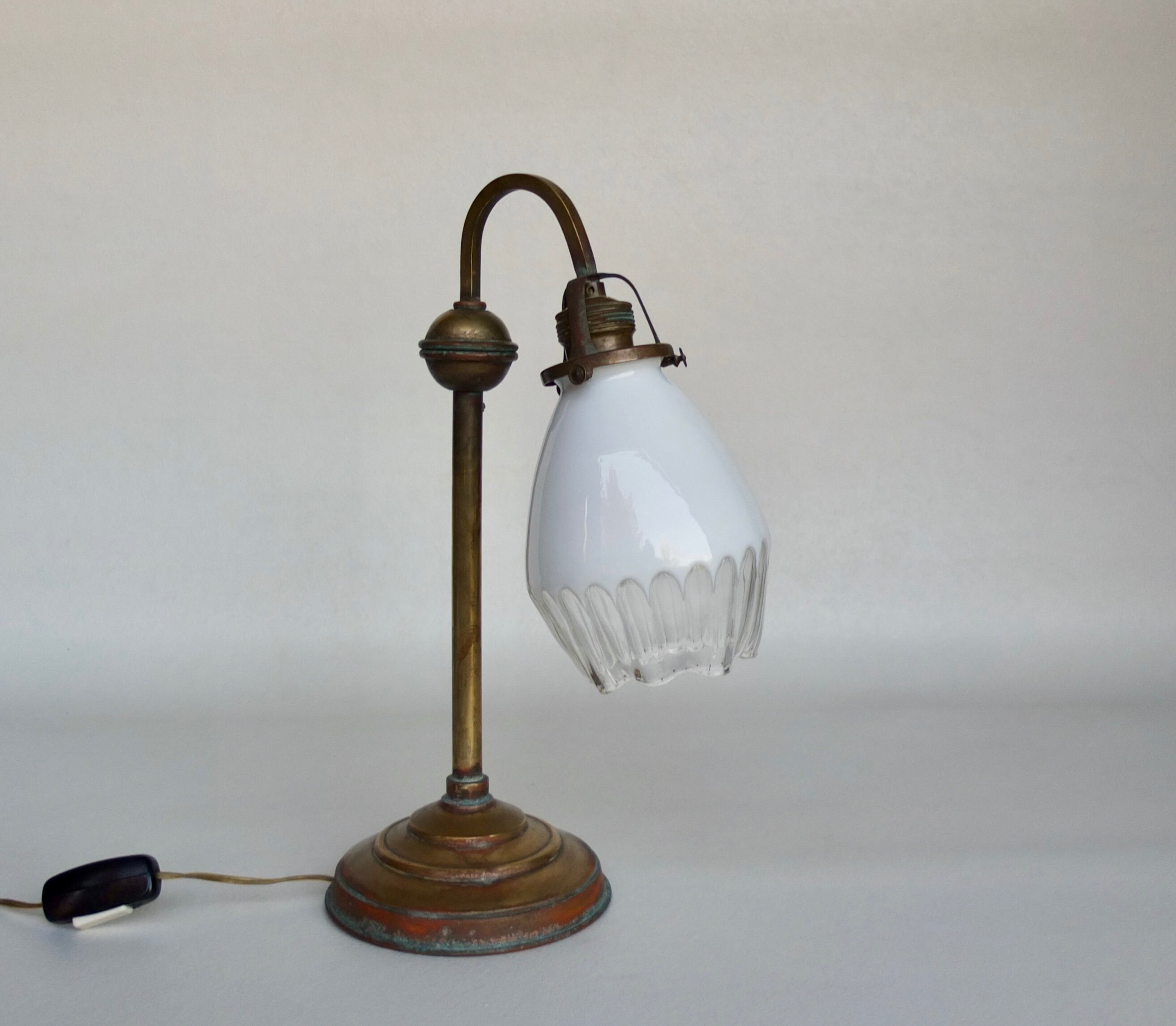 old fashioned desk lamp