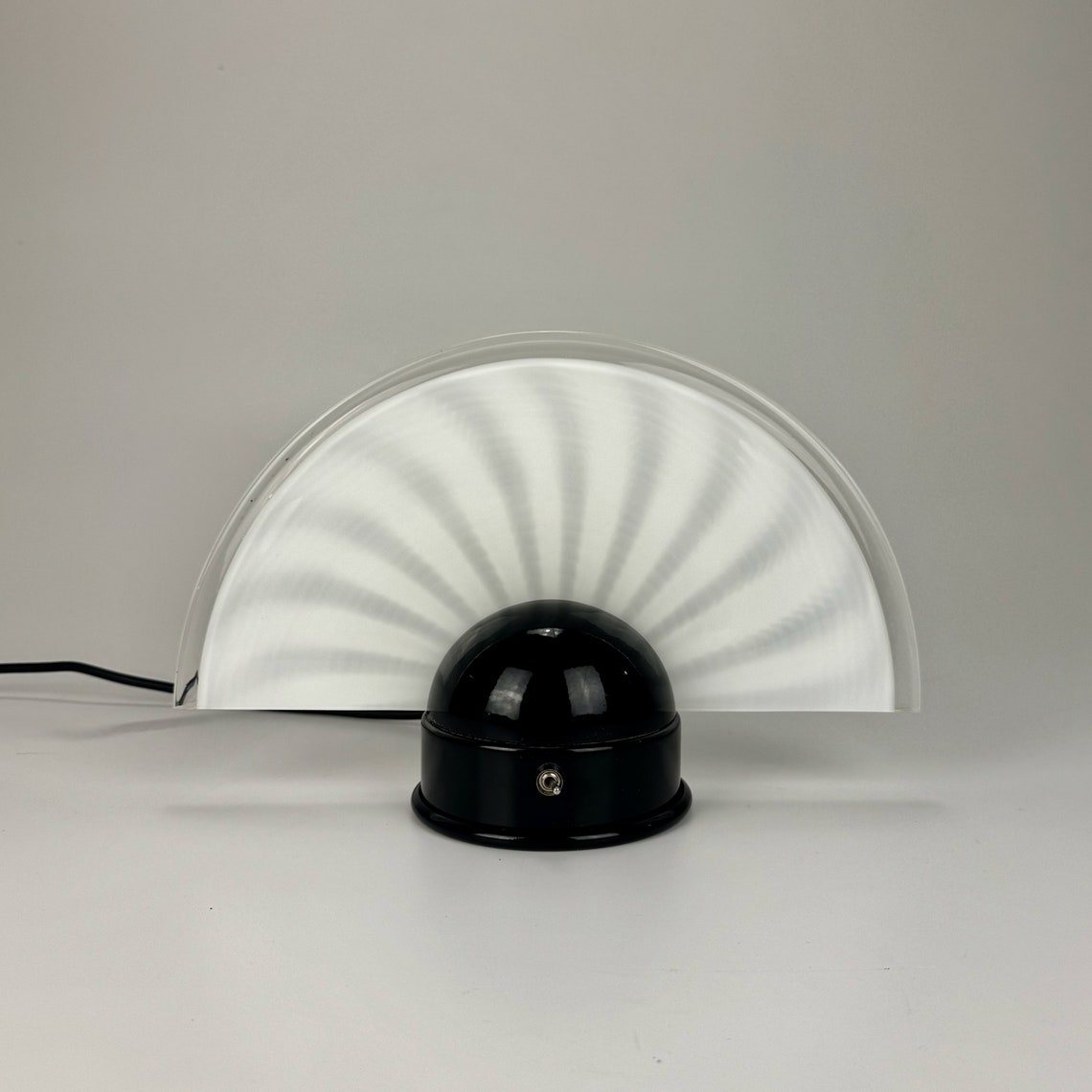 Vintage Postmodern Halogen Murano Glass Fan Table Lamp /  Bedside Light / 90s Italy, photo 1 sur 5
