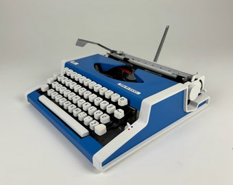 Vintage Typewriter / Unis tbm de Luxe Typewriter / 70's Yugoslavia / Blue