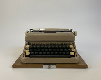 consul タイプライター　チェコスロバキア　ヴィンテージ チェコスロバキア領事 実用タイプライター、サービスタイプ