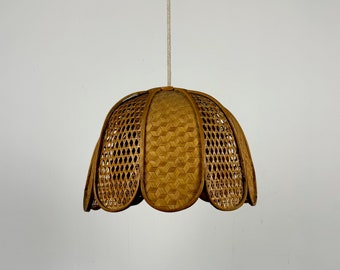 Mid Century Flower Shaped Wicker Pendant Lamp - Ceiling Hanging Light