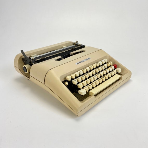 Olivetti Lettera 35 タイプライター olivetti LETTERA 35 中古タイプライター｜タイプライター専門店