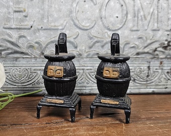 Vintage 1973 Chadwick Miller Pot Belly Stove Salt and Pepper Shakers | Retro Kitschy Kitchen