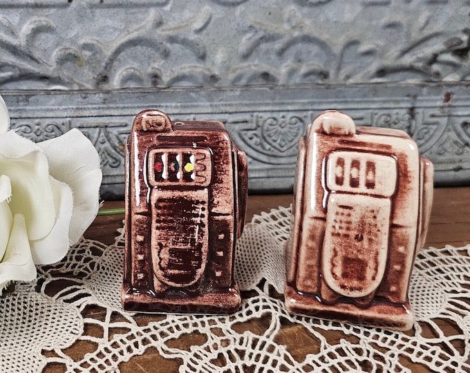 Vintage Casino Slot Machine Salt and Pepper Shakers