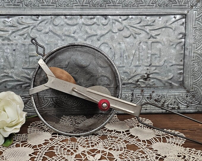Vintage A & J Paddle Sifter Sieve And Strainer with Green Wood Knob - Made In USA