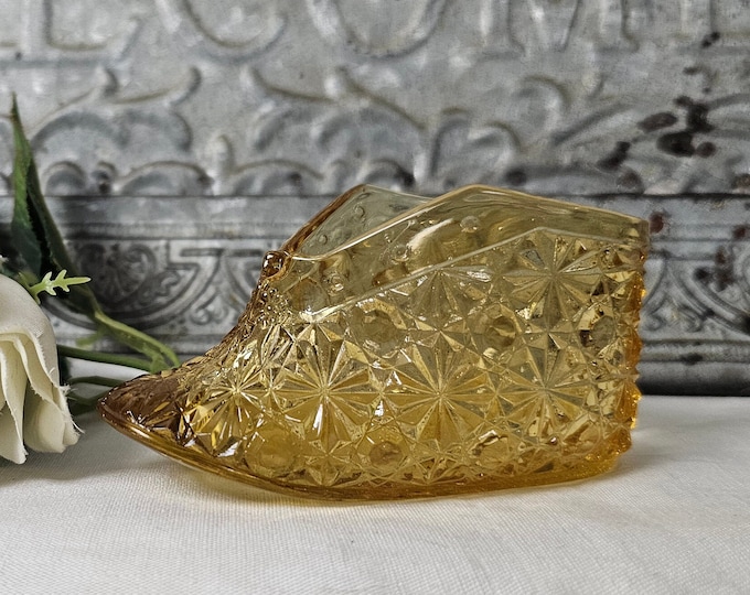 Vintage Daisy and Button Colonial Amber Bootie by Fenton