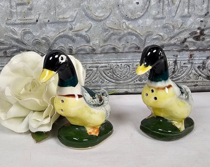 MCM Ducks Salt and Pepper Shakers | Retro Kitschy Kitchen