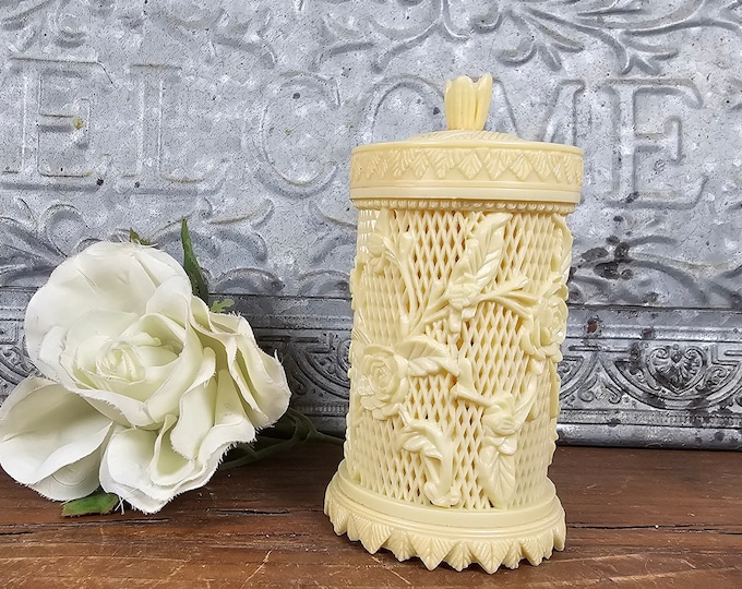 1970s Plastic Lace Cocktail Picks - Appetizer Hors D'oeuvres