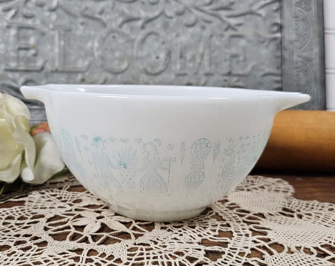 1960s 441 Nesting Cinderella Mixing Bowl - Butterprint Turquoise by Pyrex