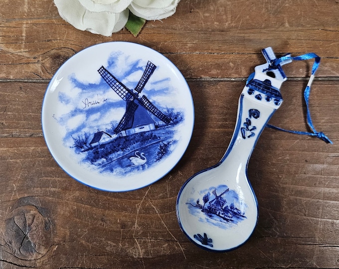 Vintage Aruba Old Dutch Windmill Souvenir and Decorative Blue and White Spoon