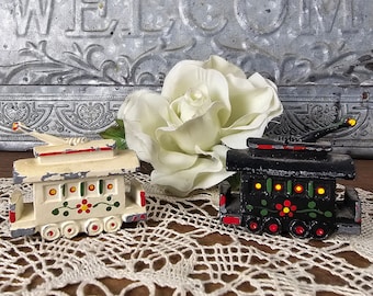 Vintage Cast Iron Trolley Cars - Salt and Pepper Shakers | Retro Kitschy Kitchen
