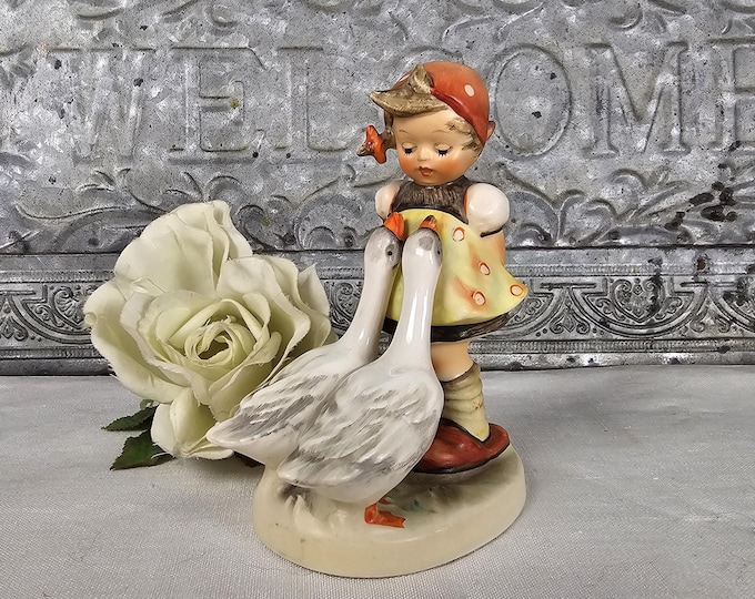 Hummel Goebel ‘Thoughtful’ #415 | TMK-6 | W. Germany