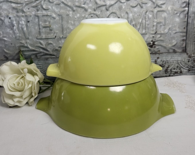 1960s 6” and 7” Nesting Cinderella Pyrex Mixing Bowls - Verde (Green) - Set of 2