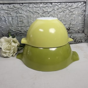 1960s 6” and 7” Nesting Cinderella Pyrex Mixing Bowls - Verde (Green) - Set of 2