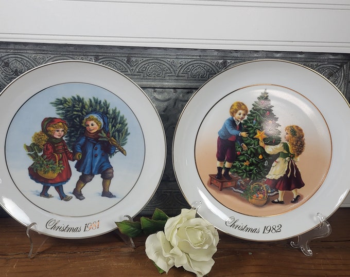 1980s Avon Holiday Plate- Choose 1981 ‘Sharing Xmas Spirit’ or 1982 ‘Keeping Christmas Tradition’