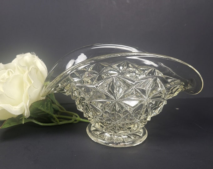 Vtg Glass Vase Diamond Pattern Footed Pressed