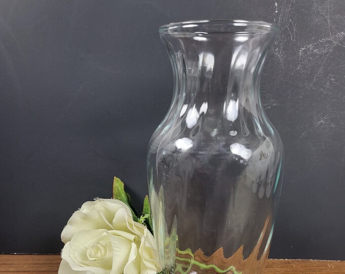 Indiana Glass Co. Clear Swirl Vase