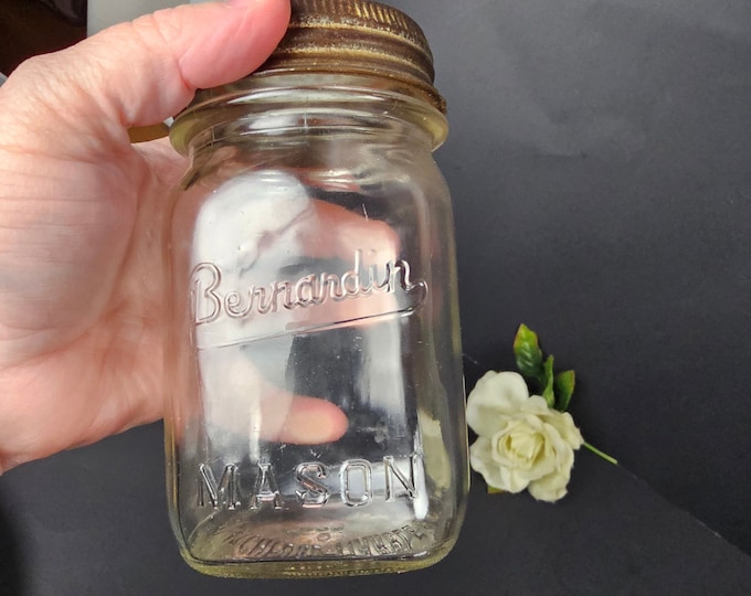 1940s Bernardin Pint Mason Jar with with Atlas EDJ Seal Glass and Metal Lid