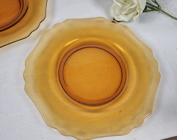 Vintage Luncheon Plate - 3130 Amber by Cambridge | Elegant Glass