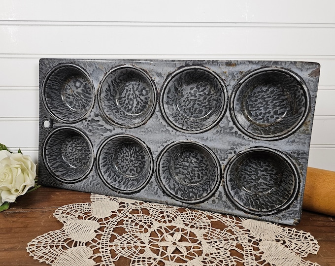 Antique Gray Graniteware 8-Cupcake Pan