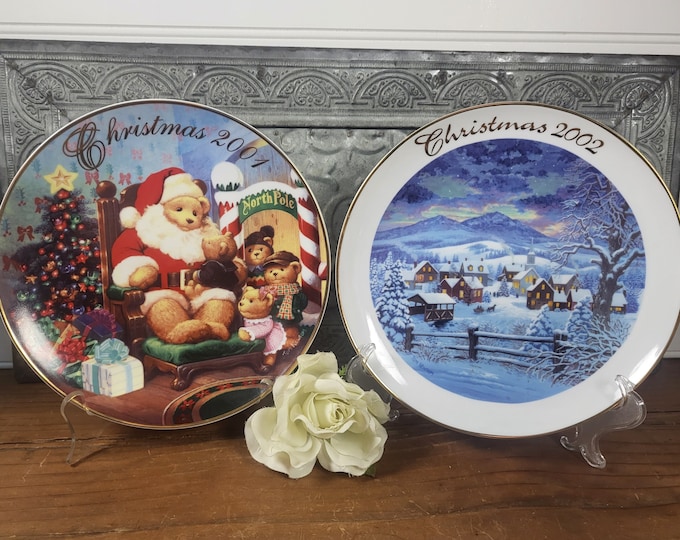 Avon Christmas Plate- Choose 2001 ‘Visit From Santa’ or 2002 ‘Home for the Holidays’