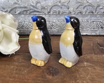 MCM Japanese Kitschy Penguin Salt and Pepper Shakers | Retro Kitschy Kitchen