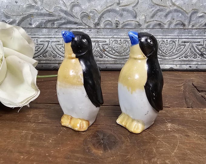 MCM Japanese Kitschy Penguin Salt and Pepper Shakers | Retro Kitschy Kitchen