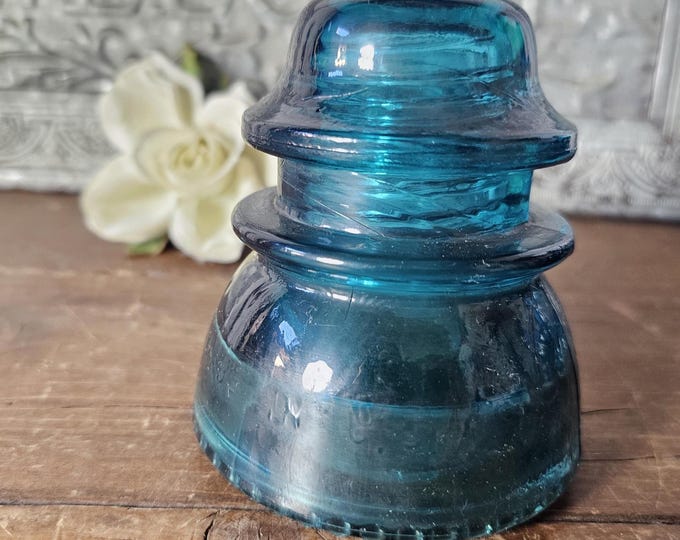1920s Blue Hemingray-42 CD154 Glass Insulator