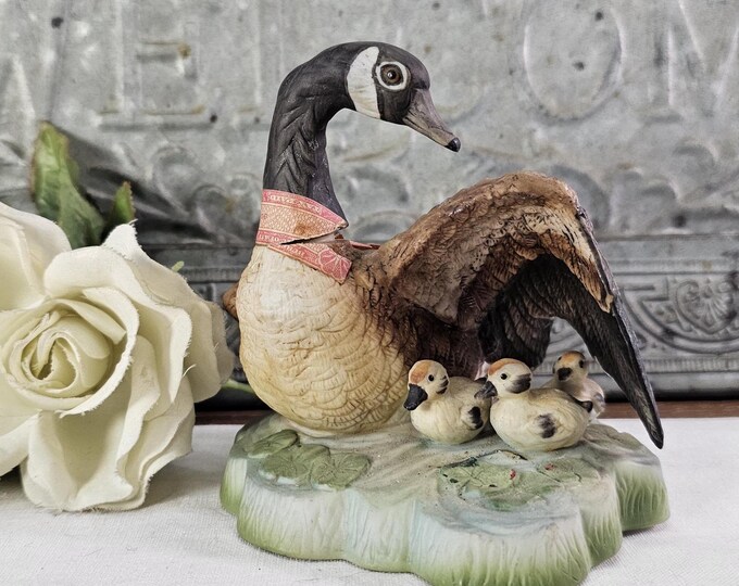 1979 Ski Country Limited Edition Canadian Goose Mini Decanter