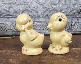Japanese-style Anthropomorphic Chick Salt and Pepper Shakers | Retro Kitschy Kitchen