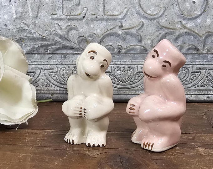 MCM Japanese-style Monkey Salt and Pepper Shakers | Retro Kitschy Kitchen