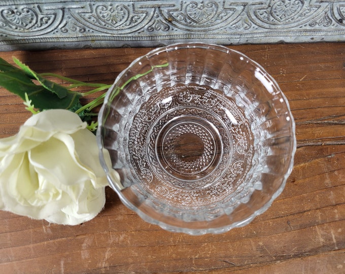 Small Fruit Dessert Bowl - Trellis by Crystal Clear Industries