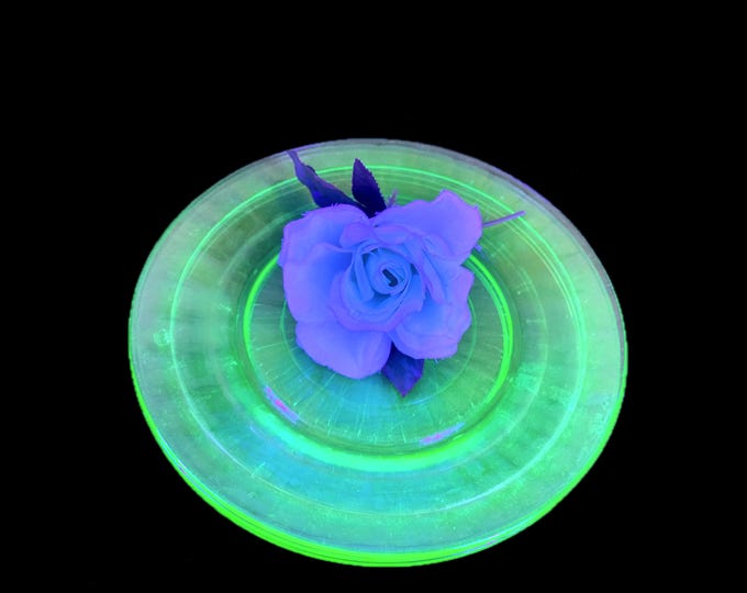 Glowing Uranium or Vaseline Depression Glass Block Optic Green Dinner Plate - by Anchor Hocking