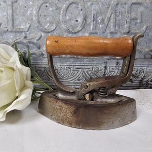 Rarer Large Myers Double Point Lace Sad Iron: Antique Salesman Sample