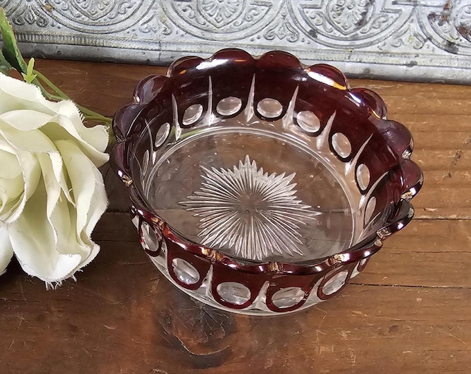 1907 EAPG Placid Thumbprint Ruby Stain Berry Bowl - New Martinsville #704