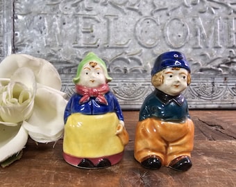 Vintage Dutch Couple Salt and Pepper Shaker Set | Retro Kitschy Kitchen