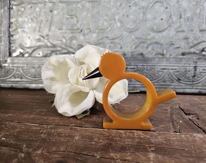 1930s Art Deco Butterscotch Bakelite Bird-shaped Napkin Ring with Brown Beak