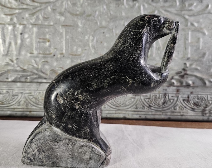 1967 Inuit Carved Stone Otter Eating Fish - Lukasi Ukusirala Anauta carving