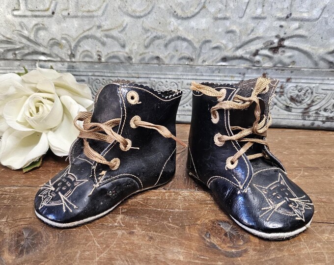 MCM Leather Children’s or Dolls Boots with Decorative Cat Embroidery | Retro Nursery Decor