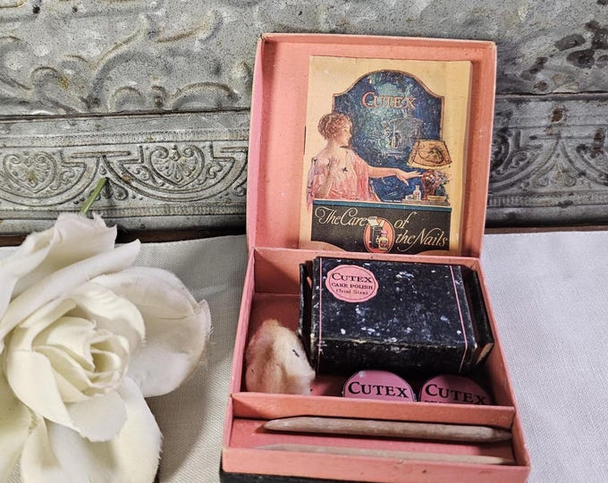 1920s Cutex Advertising Pamphlet and Bonus Compact Trial Size Manicure Set