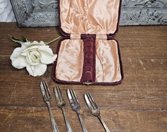 Vintage Silverplate Jesmond Pattern Pastry Forks EPNS RD708938 | Original Case