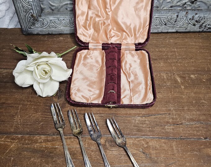 Vintage Silverplate Jesmond Pattern Pastry Forks EPNS RD708938 | Original Case