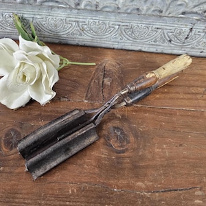 Vtg Wavy Curling Iron - Non-electric Antique Hair Care