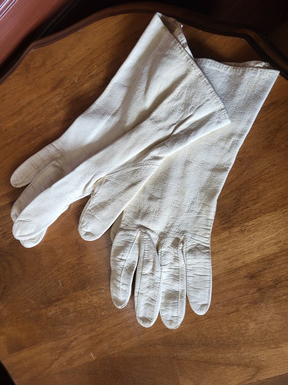 Vintage White Leather  Womens Ladies Gloves, Like… - image 1