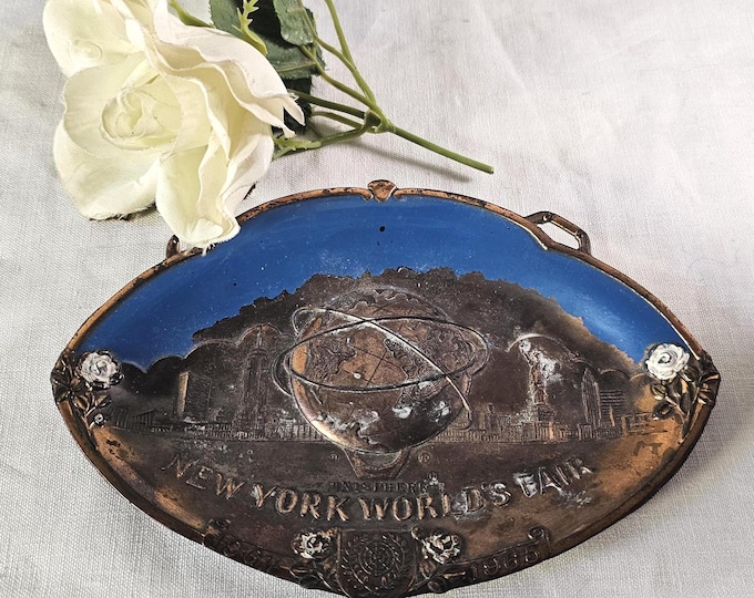 1964-65 New York World’s Fair Souvenir | Decorative Wall Plaque